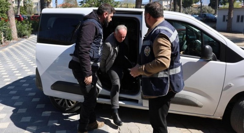 Eski başkan adliyeye sevk edildi