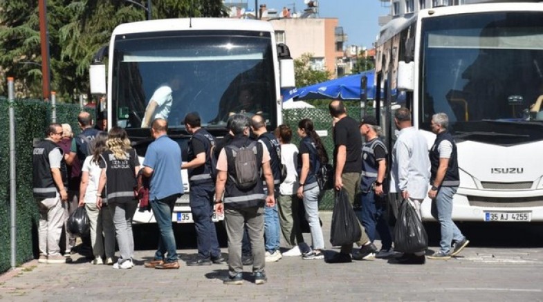 Eski dekan ve başhekim dahil 27 tutuklama