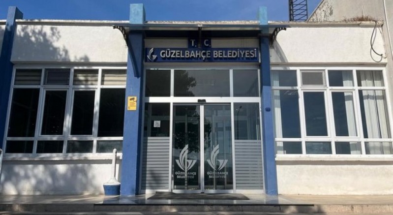 Eski Güzelbahçe Belediye Başkanı'nın eşi gözaltında