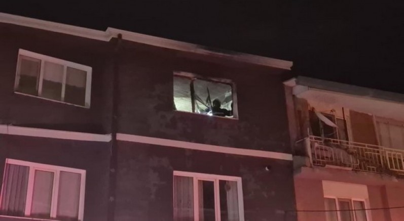 Eskişehir'de gece yangın paniği: 1'i bebek 3 yaralı