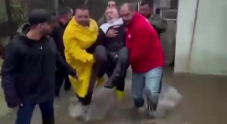 Felçli adamın yardımına Kızılay ekipleri yetişti