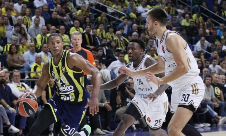 Fenerbahçe, Dubai Basketbol deplasmanında