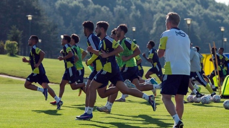 Fenerbahçe günü çift antrenmanla tamamladı