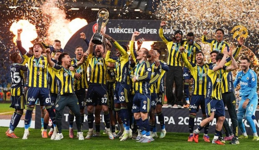 Fenerbahçe, kupayı kaldırdı