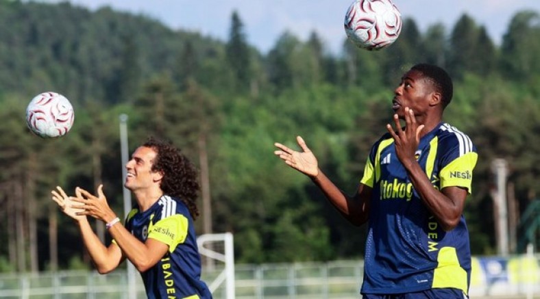 Fenerbahçe, önce salonda sonra sahada çalıştı