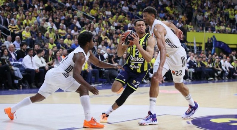Fenerbahçe, play-off'u garantiledi