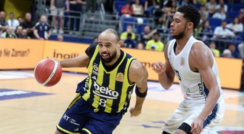 Fenerbahçe seride öne geçti