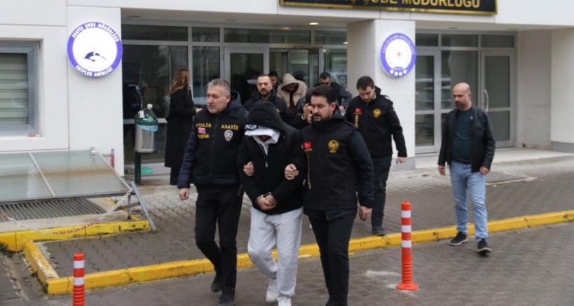 Fuhuş operasyonunda 8 tutuklama