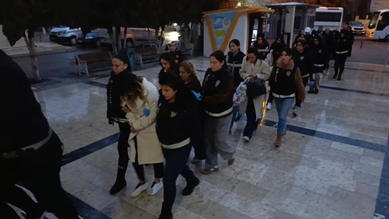 Fuhuş operasyonunda gözaltına alınan 31 şüpheli adliyede