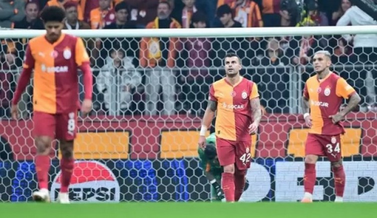 Galatasaray evinde yıkıldı