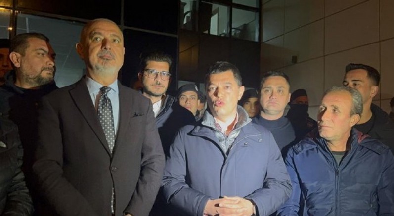 Gece yarısı yapılan baskınla ilgili Başkan Ünlü'den açıklama