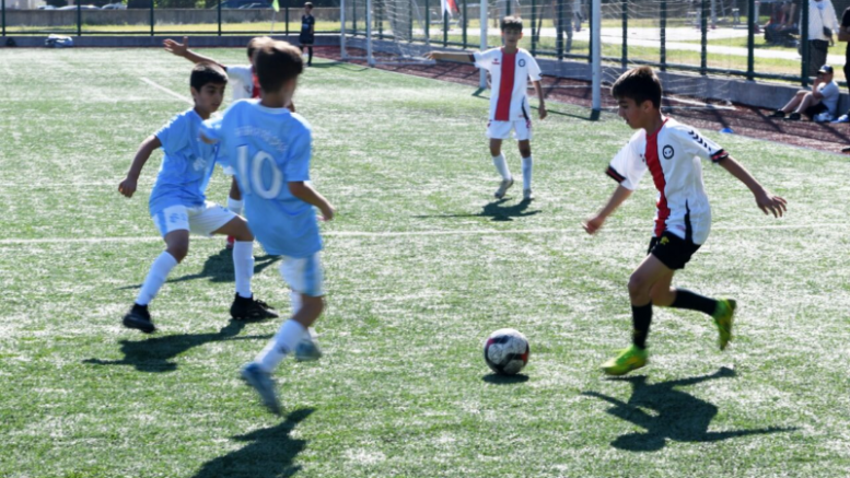 Geleceğin futbolcuları Osmangazi’de sahaya çıktı