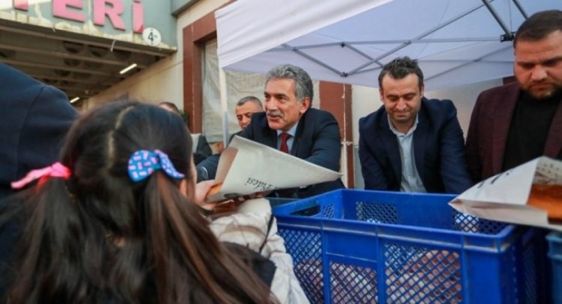 Gemlik Belediyesi'nde pide ikramı!
