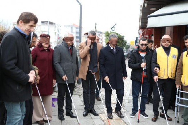 Gemlik'te görme engelli bireylere dikkat çekildi
