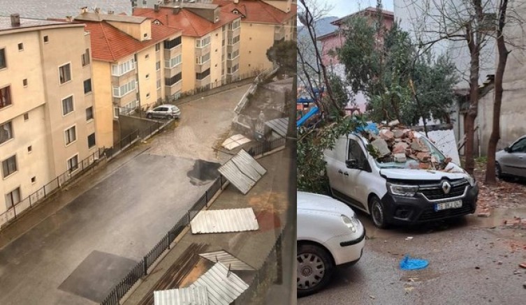 Gemlik'te lodos çatıları uçurdu