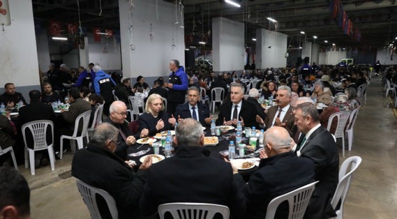 Gemlikliler dayanışma sofrasında buluştu