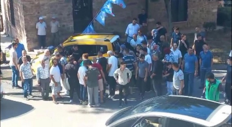 Genç avukat taksinin altında kaldı