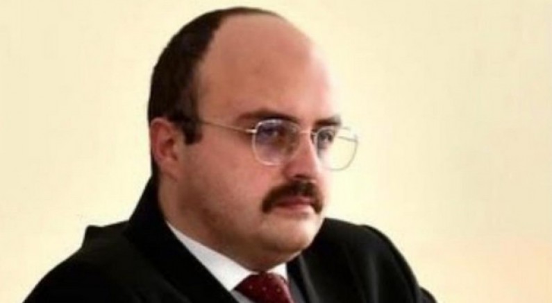Genç savcı kalbine yenik düştü