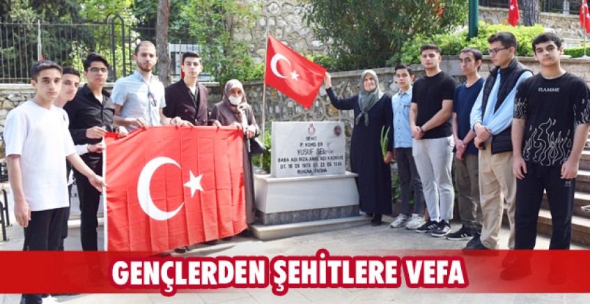 Gençlerden şehitlere vefa