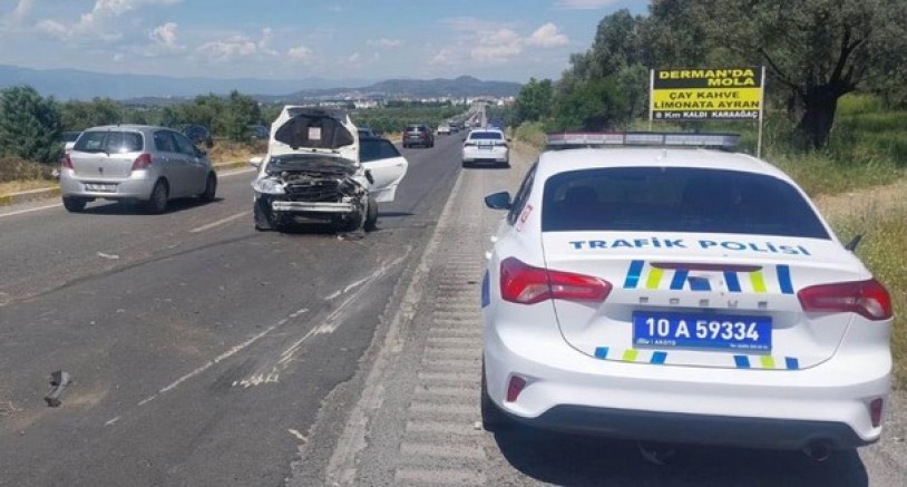Gömeç’te iki otomobil çarpıştı: 2 yaralı
