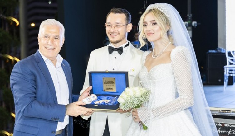 Görkemli düğün