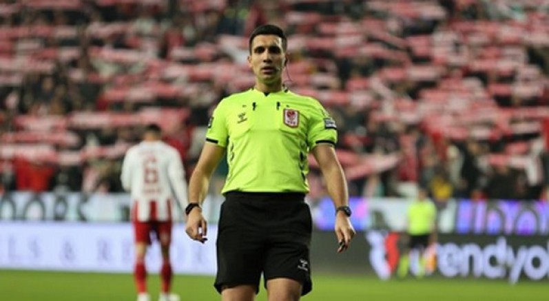 Göztepe-Galatasaray maçının hakemi Alper Akarsu