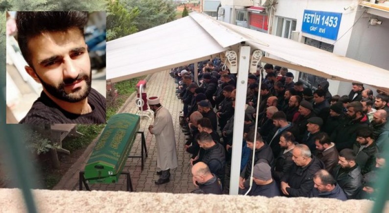 Gözyaşları arasında defnedildi