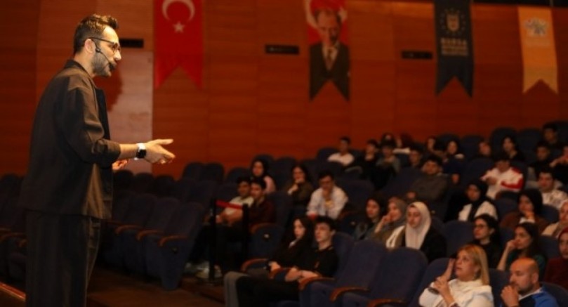 'Gri Koç', Bursalı gençlere sınav kazandıran taktikleri anlattı