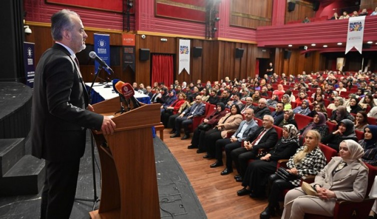 Güçlü kadın güçlü toplum demek