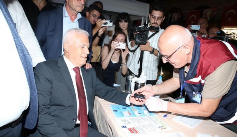 Günde 45 bin öğrenciye süt