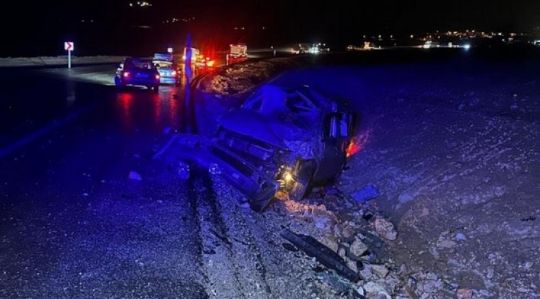 Hafif ticari araç şarampole yuvarlandı: 2 yaralı