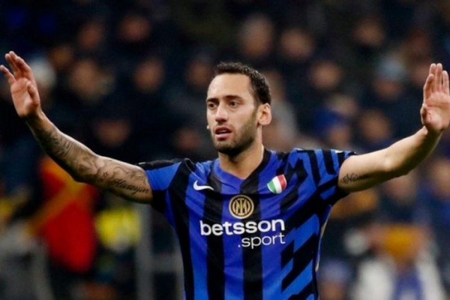 Hakan Çalhanoğlu, Inter'de ayın futbolcusu seçildi!