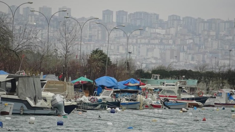Hamsi göç etti, balıkçı beklemeye geçti