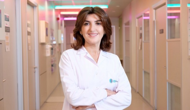 Hastayken maske takmak şart!