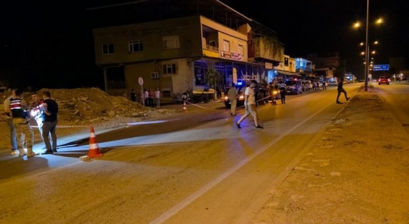 Hatay'da silahlı kavga kamerada: 2 yaralı