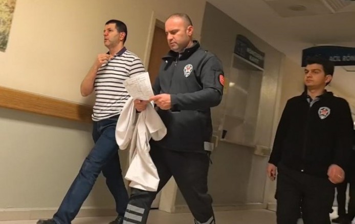 Hiç değilse siz yapmayın; Bursa'da doktorlar otopark için birbirine girdi