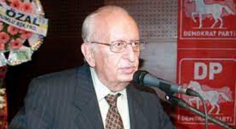 Hüsamettin Cindoruk hayatını kaybetti