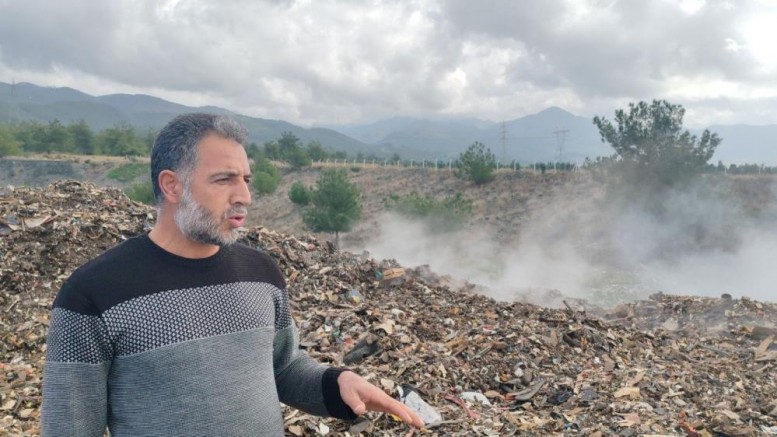 İçten içe yanan çöplere vatandaşlar çözüm bekliyor