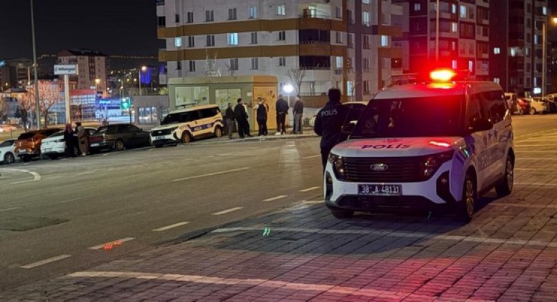 İki grup arasında bıçaklı kavga: 4 yaralı
