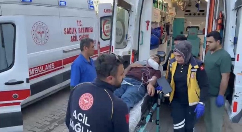İki grup arasında bıçaklı kavga: 4 yaralı