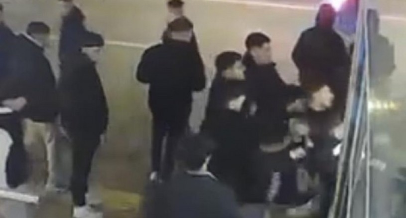 İki grup arasında çıkan kavga kamerada