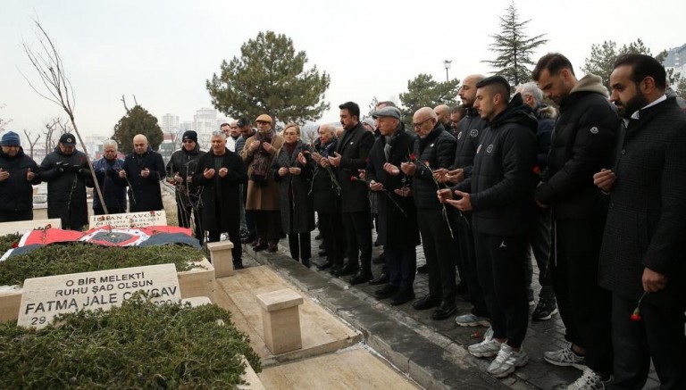 İlhan Cavcav mezarı başında anıldı
