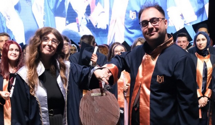İlk mezuniyet gururu