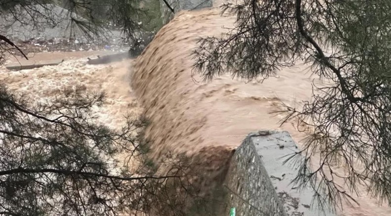 İncirliova’da sağanak sonrası 9 ev tahliye edildi