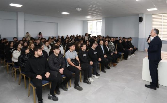 İnegöl Belediyesi gençlere değer veriyor