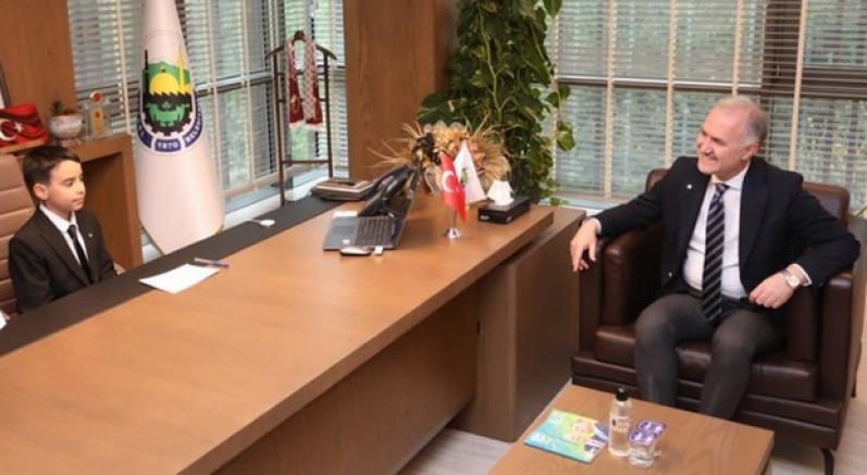 İnegöl'de başkanlık koltuğuna Umut Alp Yiğit oturdu