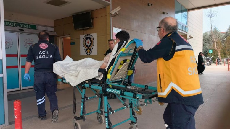 İnegöl'de bıçaklı kavga: 1 yaralı