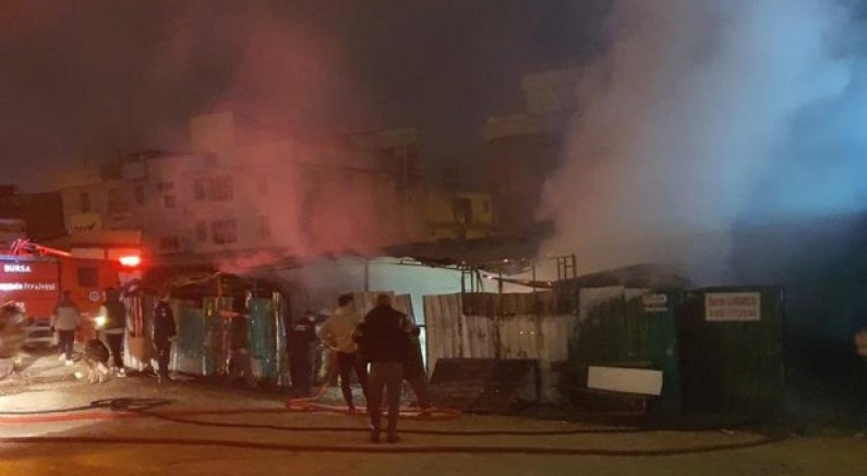 İnegöl'de çiftlik, alevlere teslim