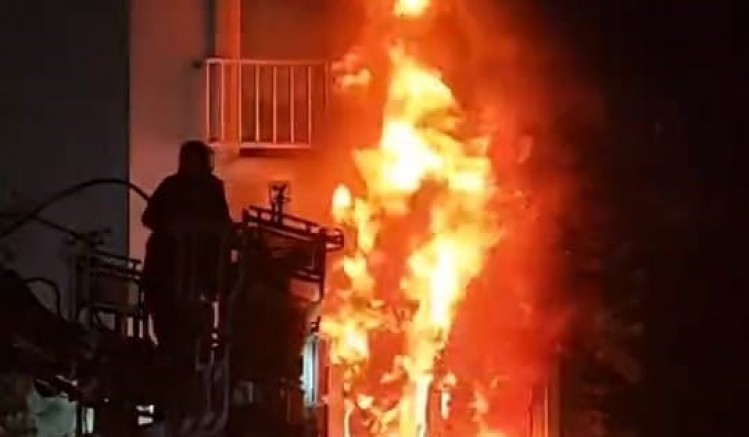 İnegöl'de ev yangını: 3 kişi dumandan etkilendi