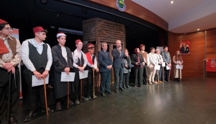İnegöl’de genç meddahlar sahne aldı